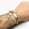 Brazalete con placa